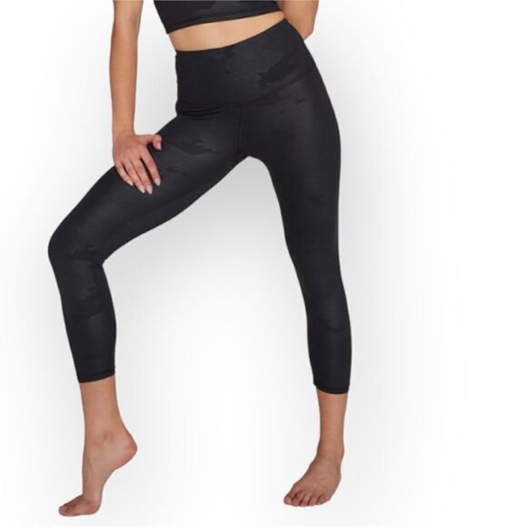 STRUT THIS Teagan 7/8 Legging In Black Embossed Camo Women’s Size S - Picture 1 of 8